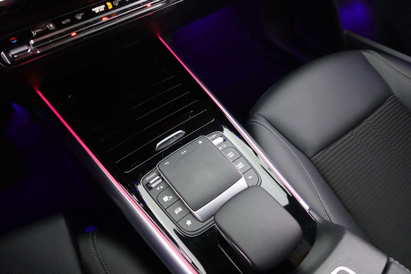 MERCEDES-BENZ EQA 2022