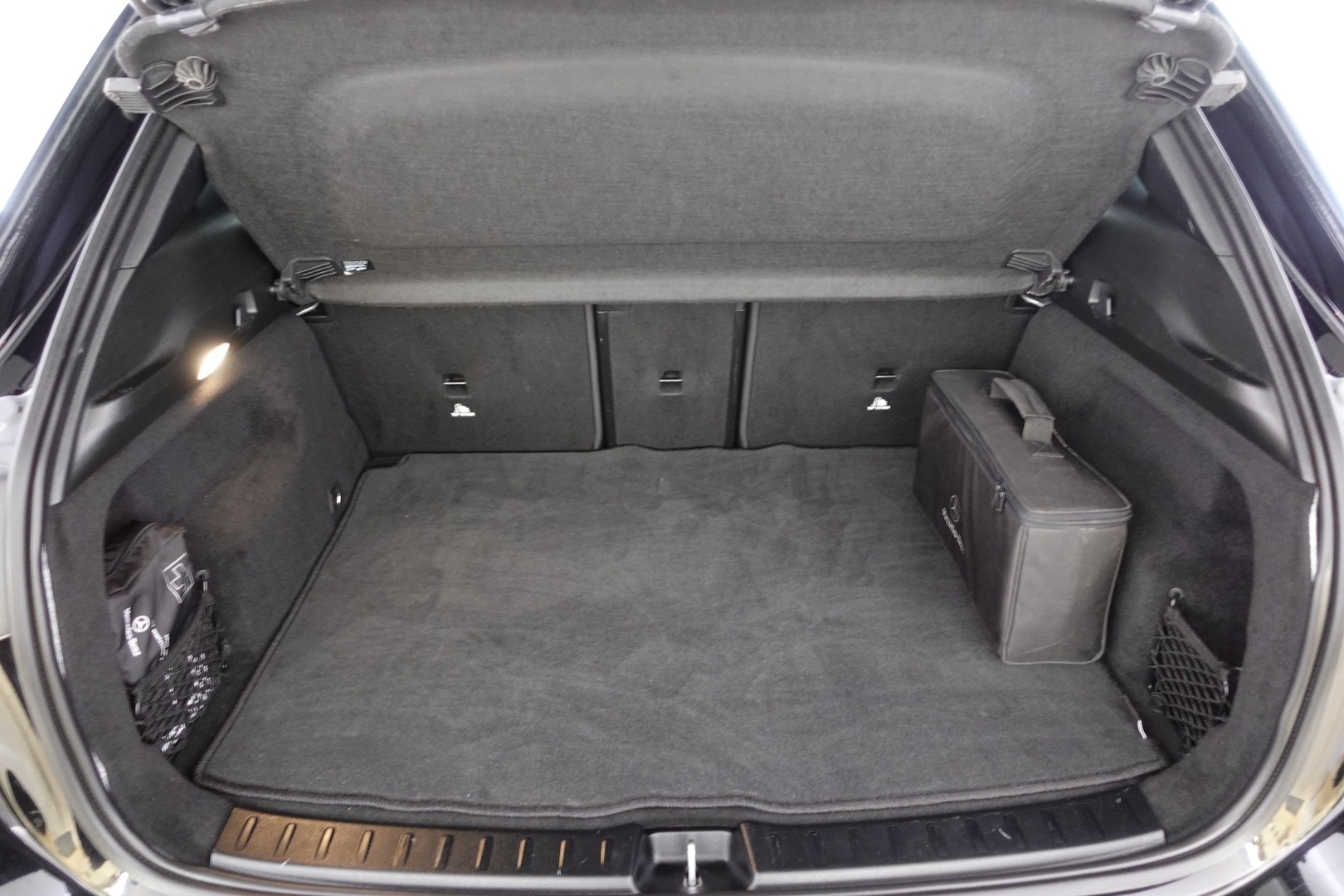 MERCEDES-BENZ EQA 2022