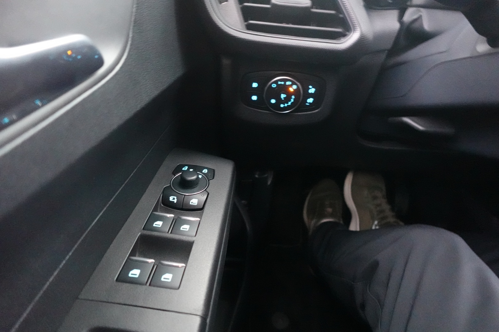FORD Tourneo Courier 2025