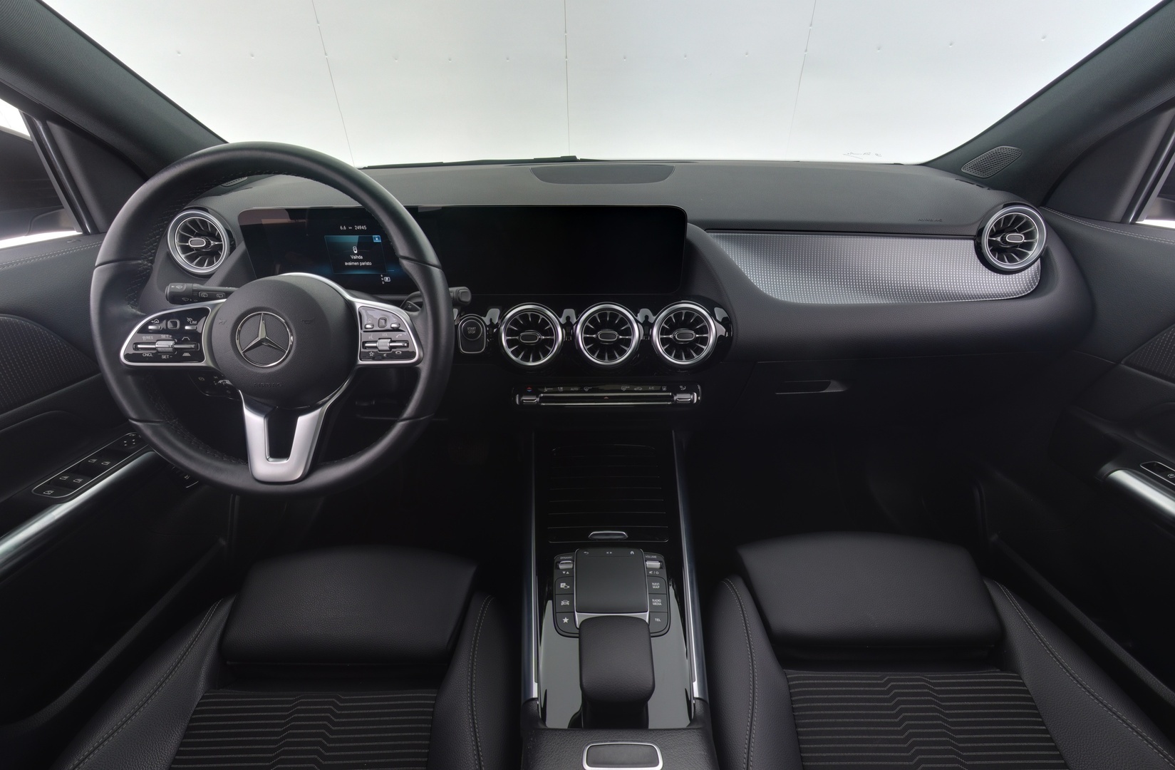 MERCEDES-BENZ EQA 2022