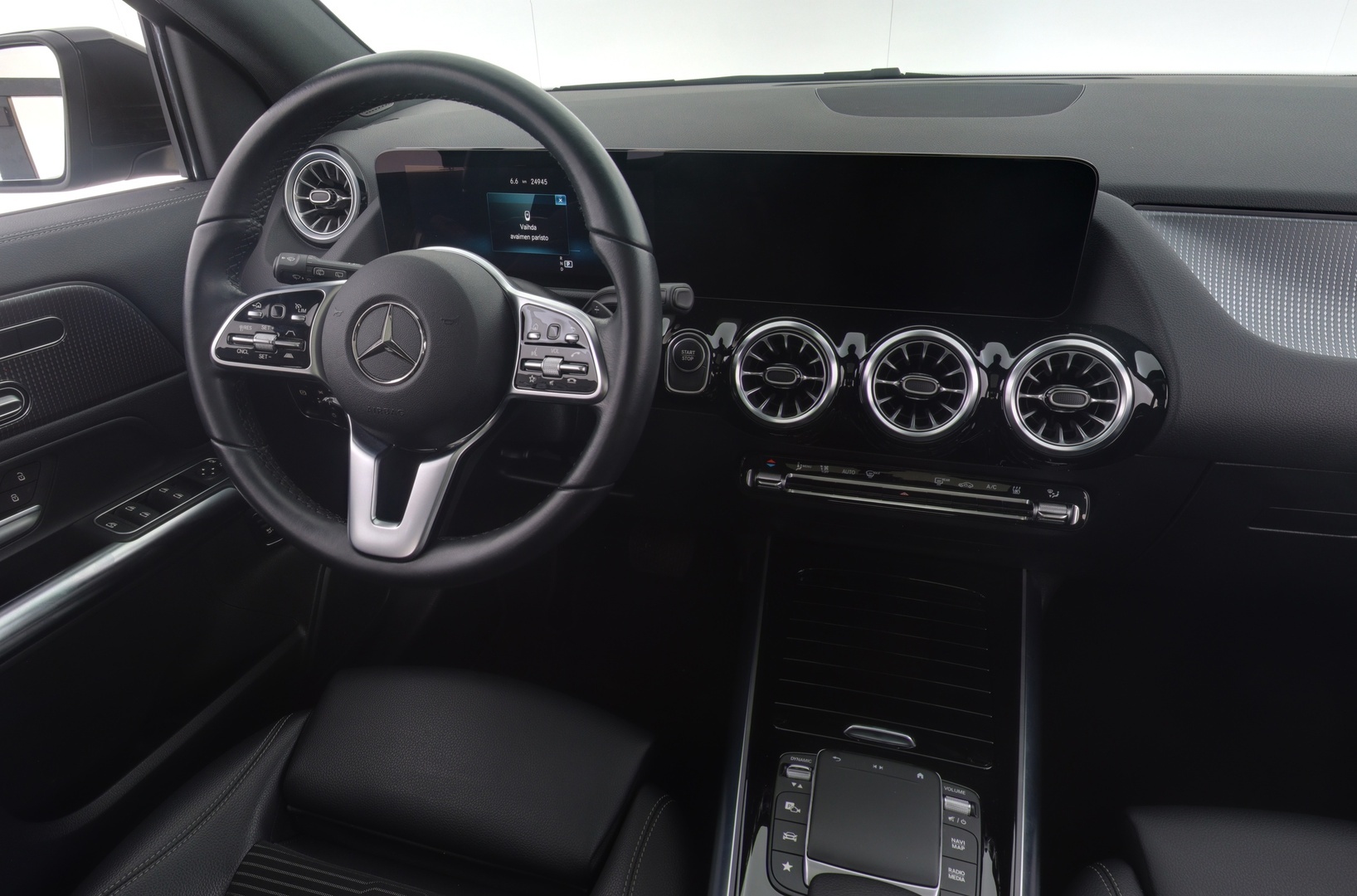 MERCEDES-BENZ EQA 2022