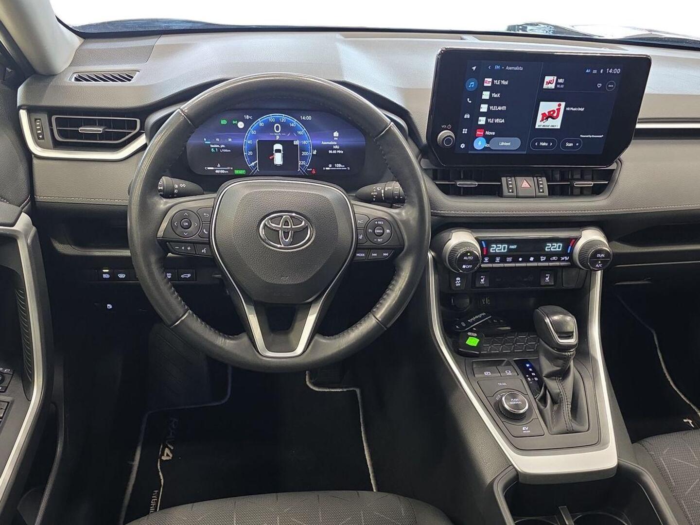 TOYOTA RAV4 16