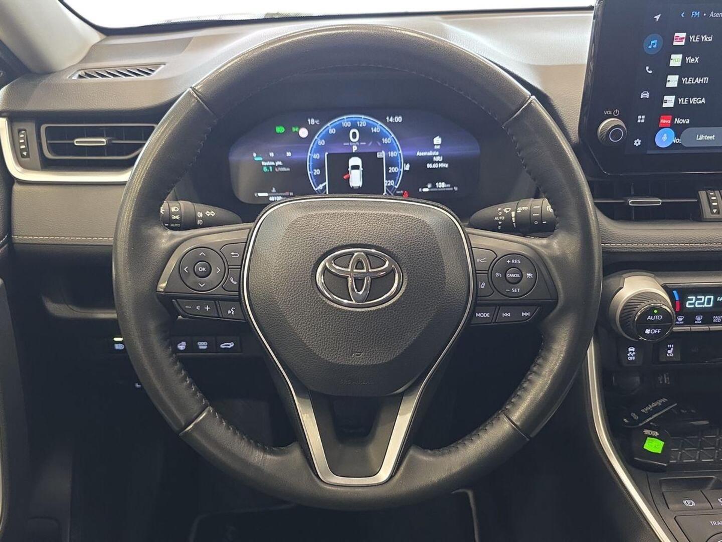 TOYOTA RAV4 17