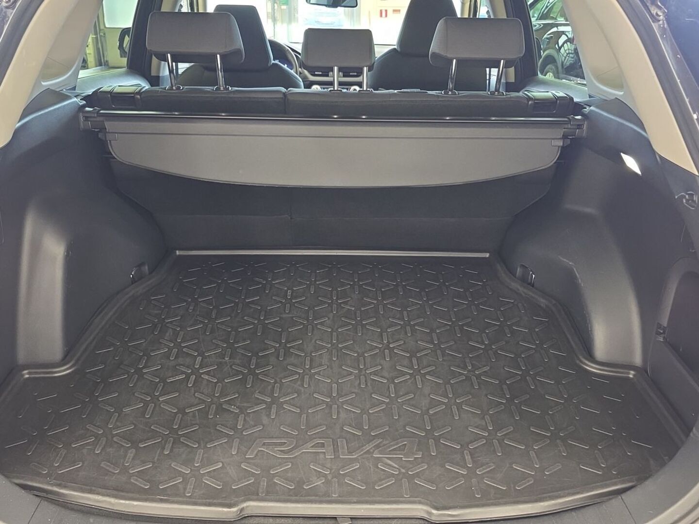 TOYOTA RAV4 23