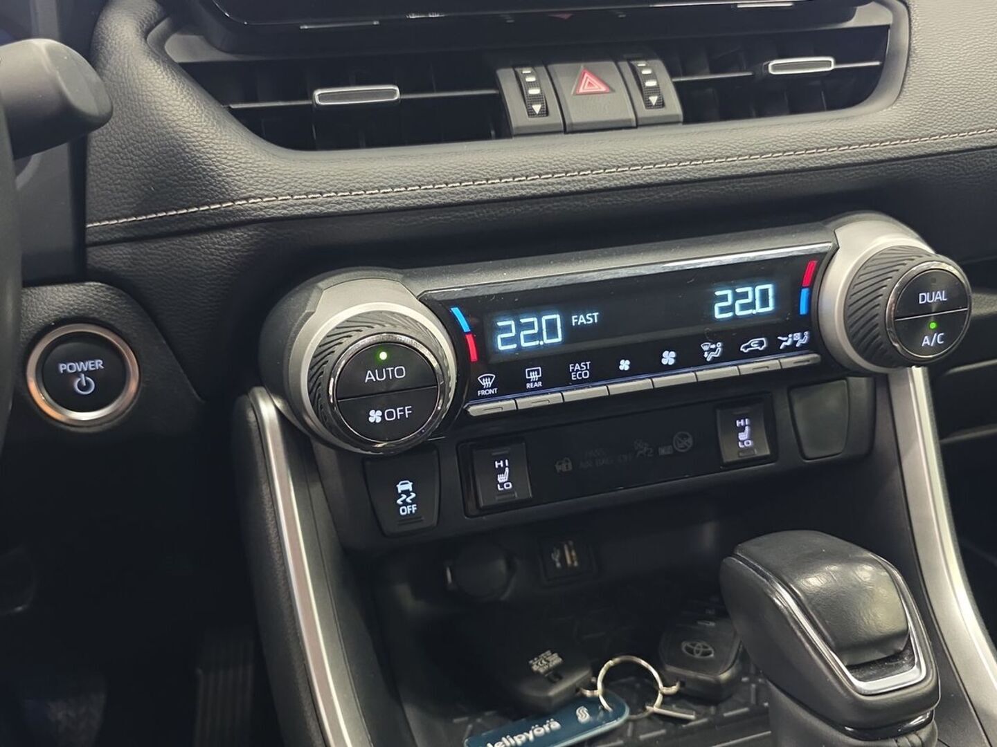 TOYOTA RAV4 27
