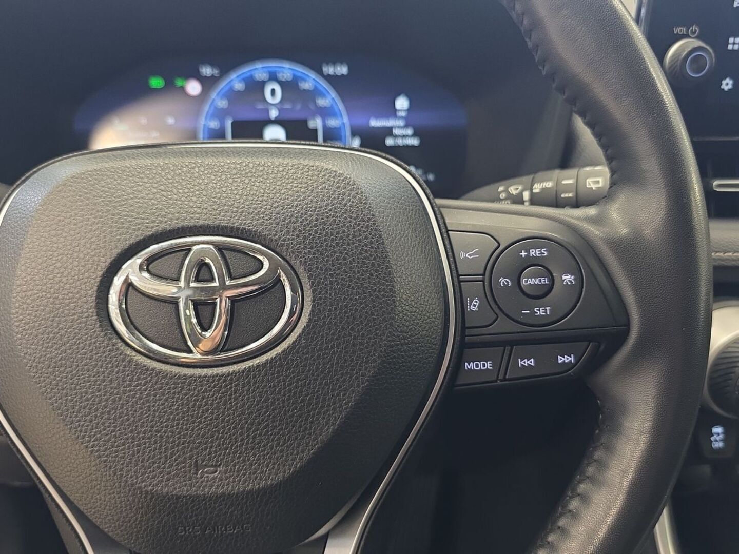 TOYOTA RAV4 29