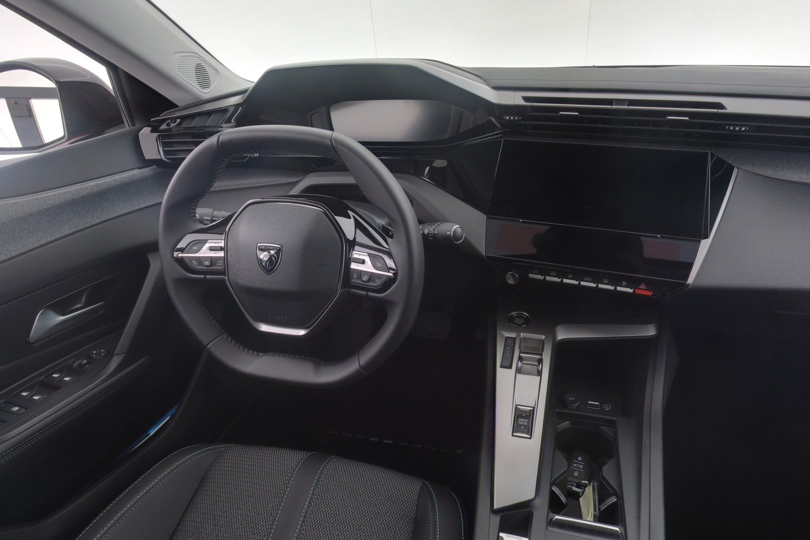 PEUGEOT E-408 2026