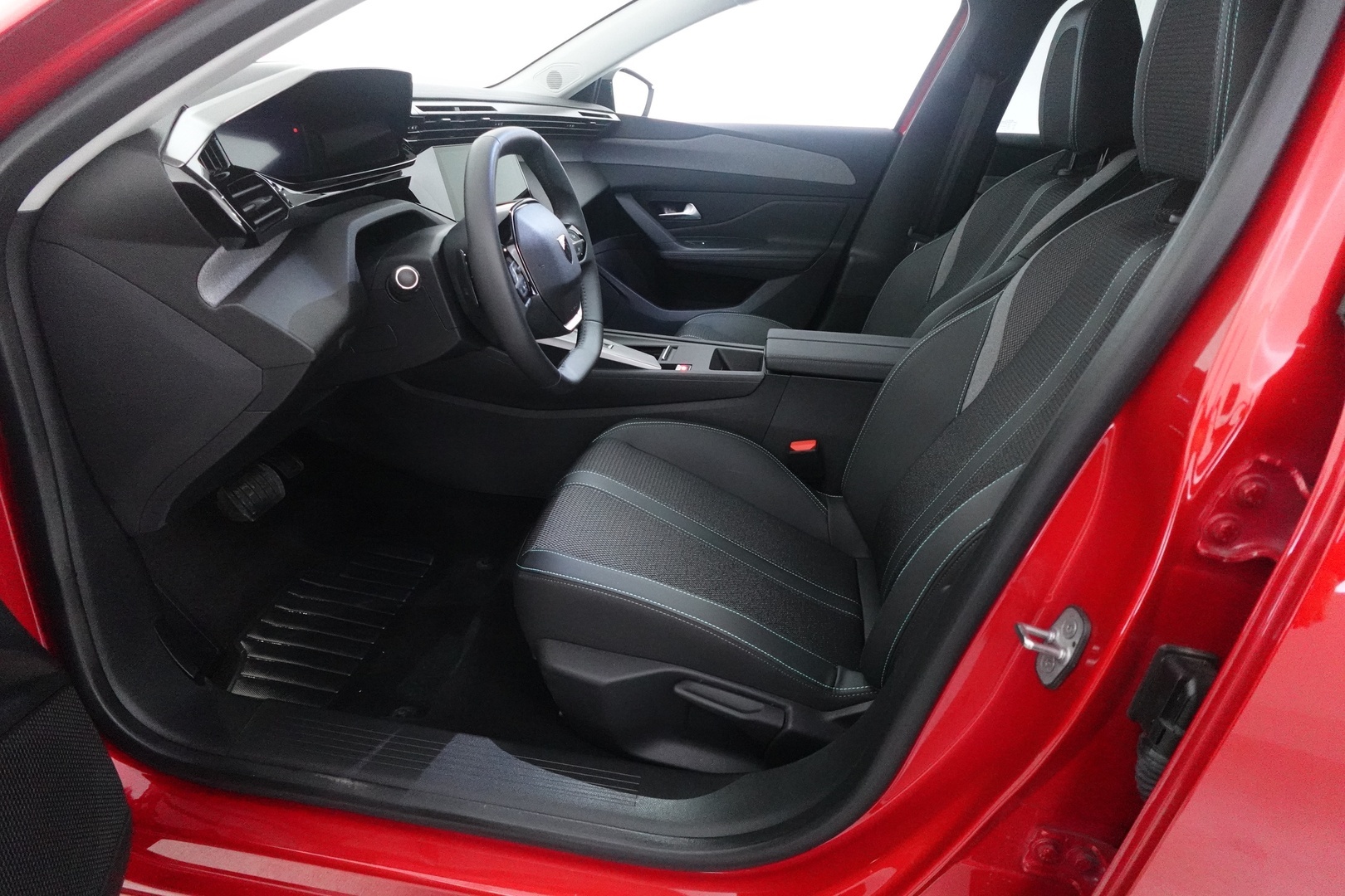 PEUGEOT E-408 2026