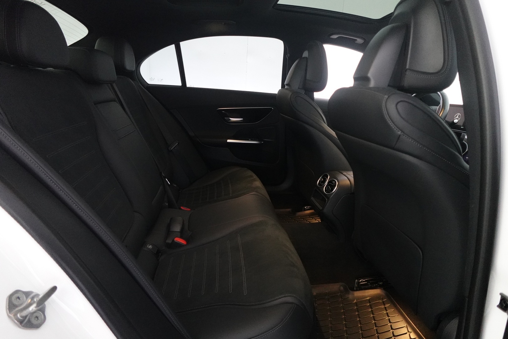 MERCEDES-BENZ C 2023