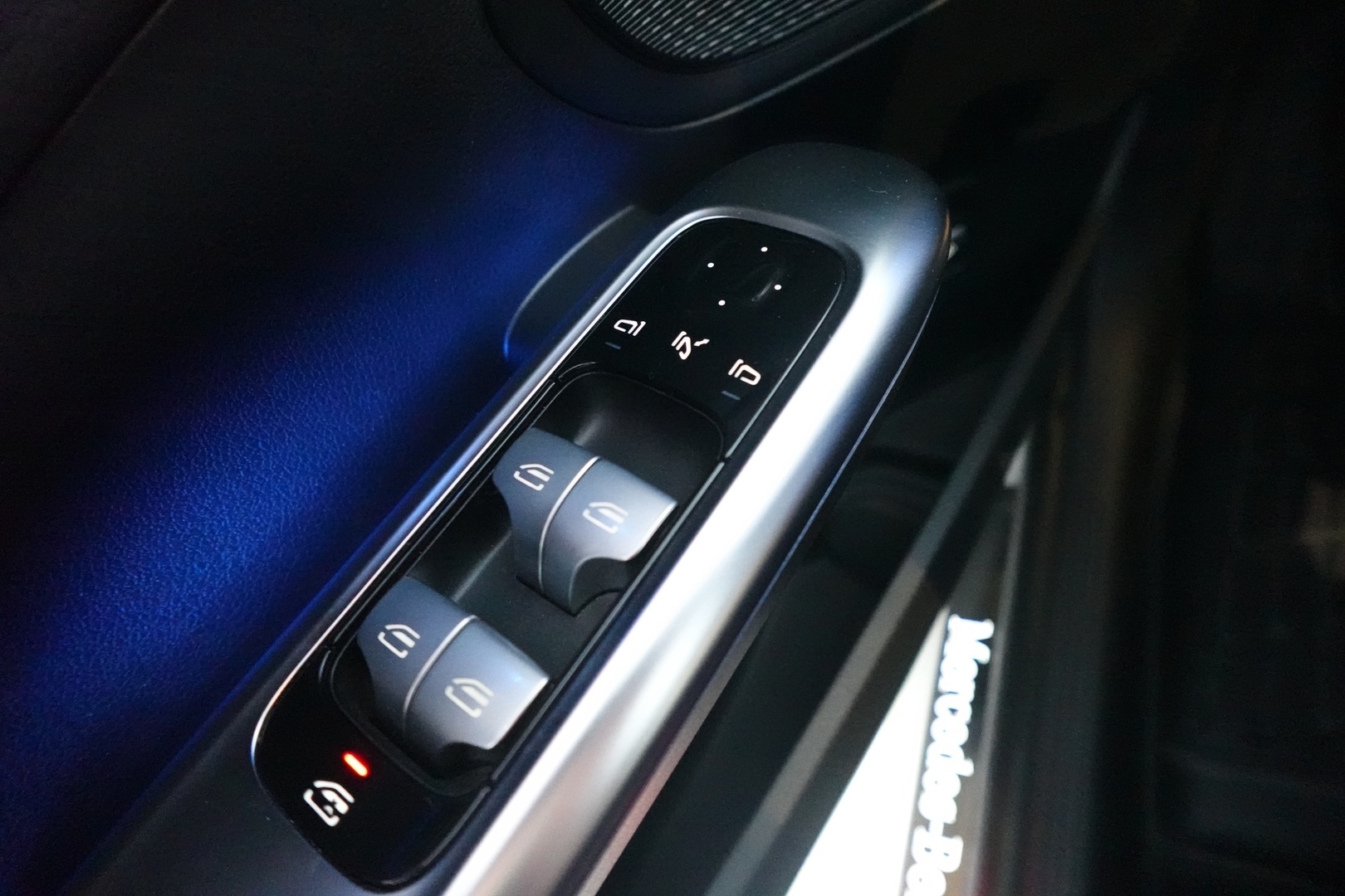 MERCEDES-BENZ C 2023