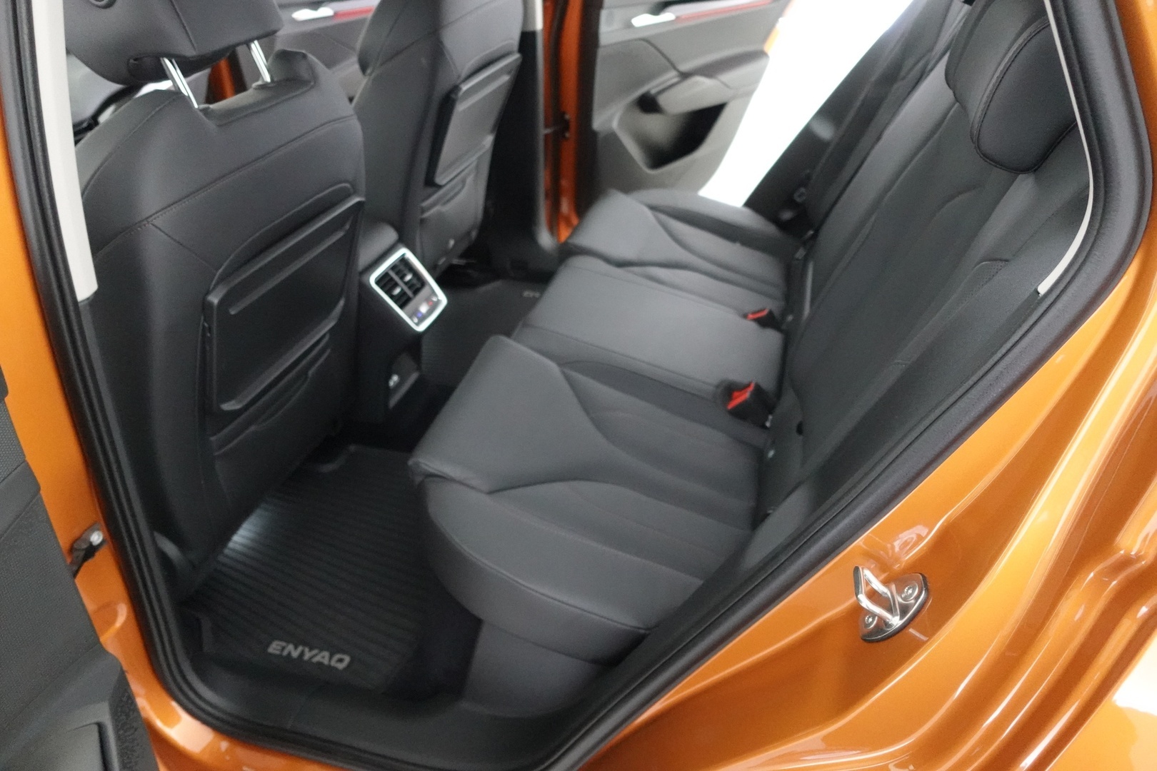 SKODA Enyaq 2023