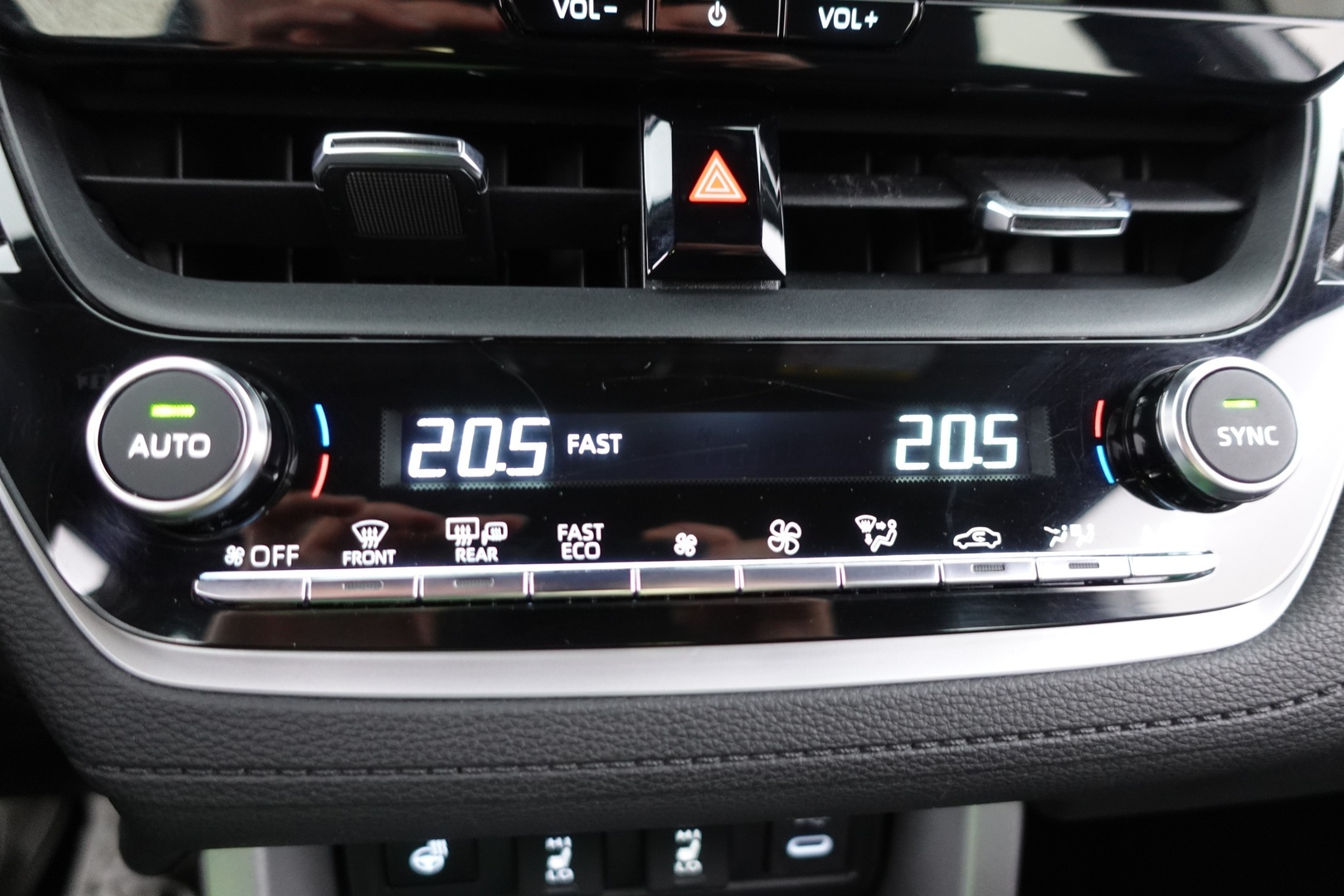 TOYOTA Corolla Cross 2024