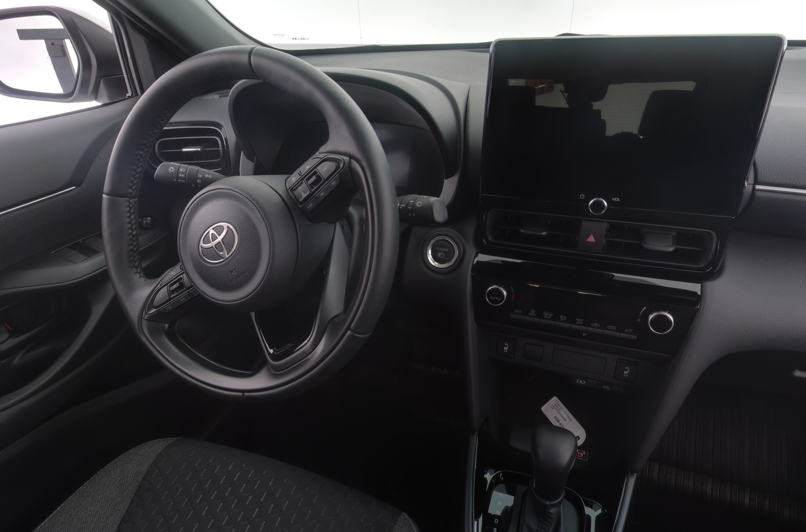 TOYOTA Yaris Cross 2025