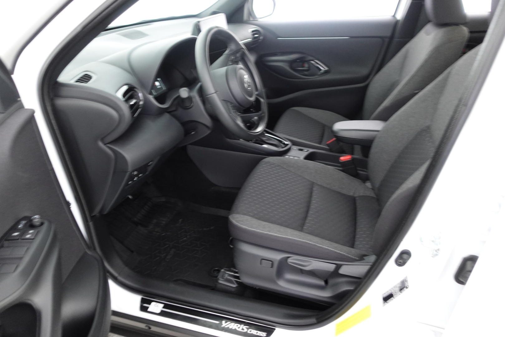 TOYOTA Yaris Cross 2025