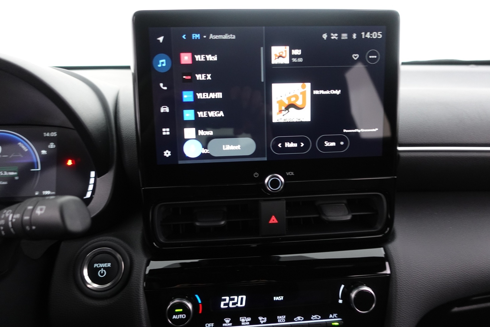 TOYOTA Yaris Cross 2025