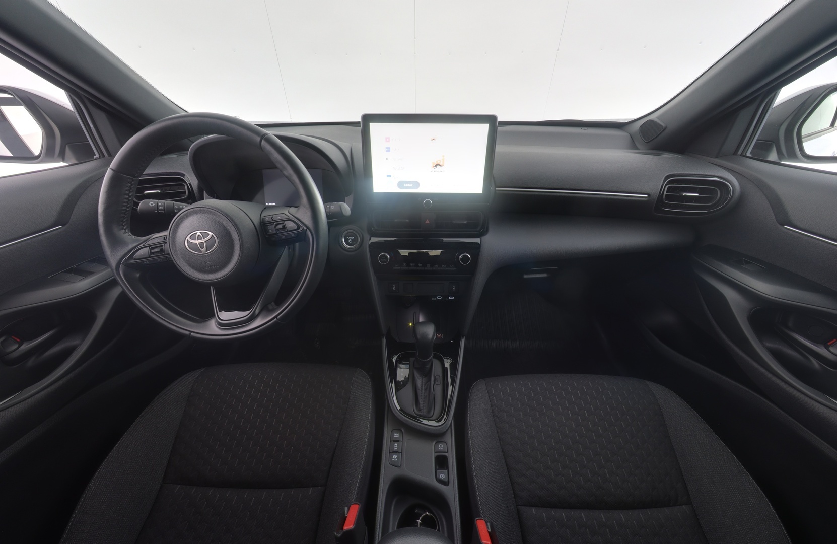 TOYOTA Yaris Cross 2025