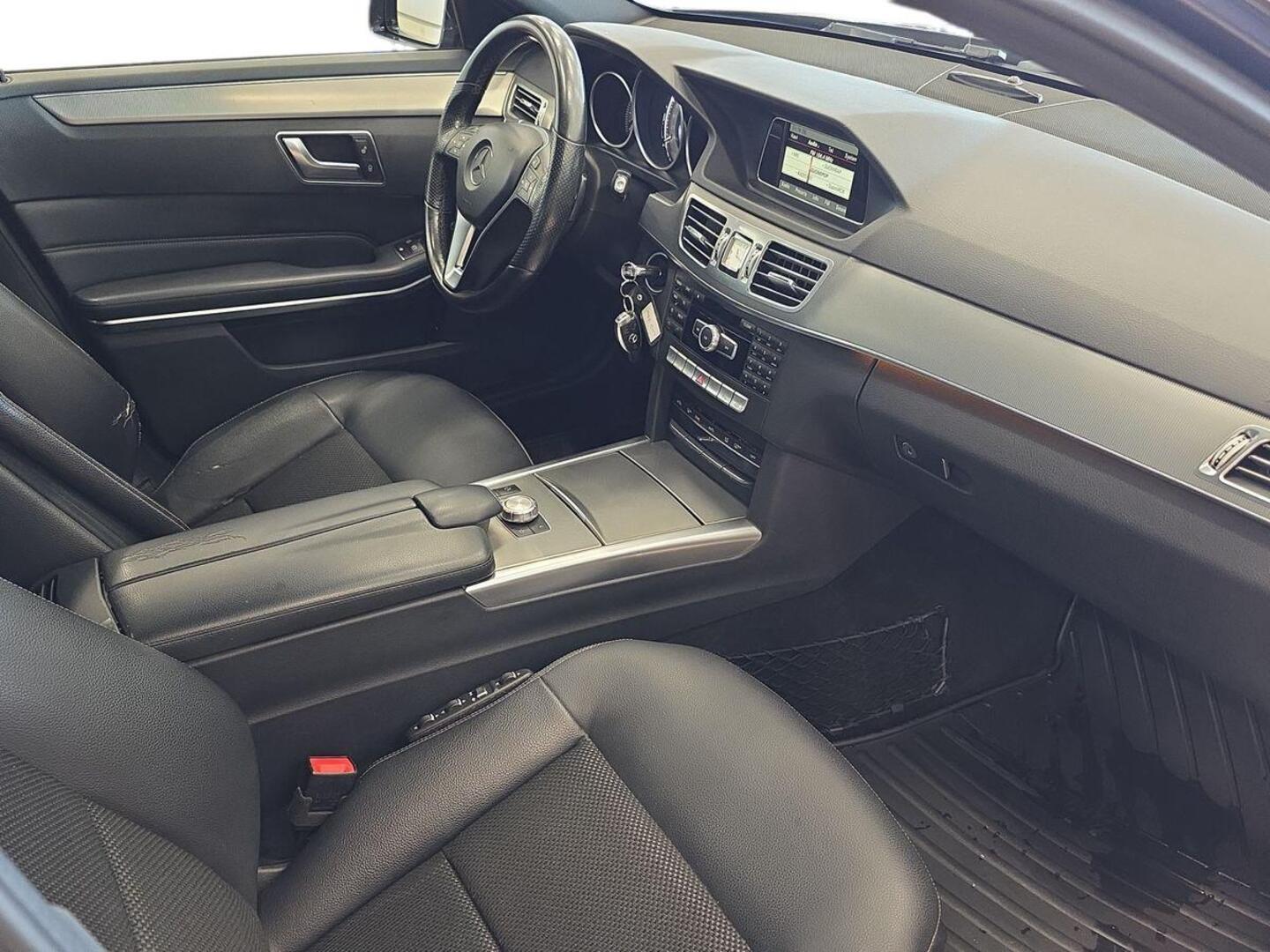 MERCEDES-BENZ E 2015