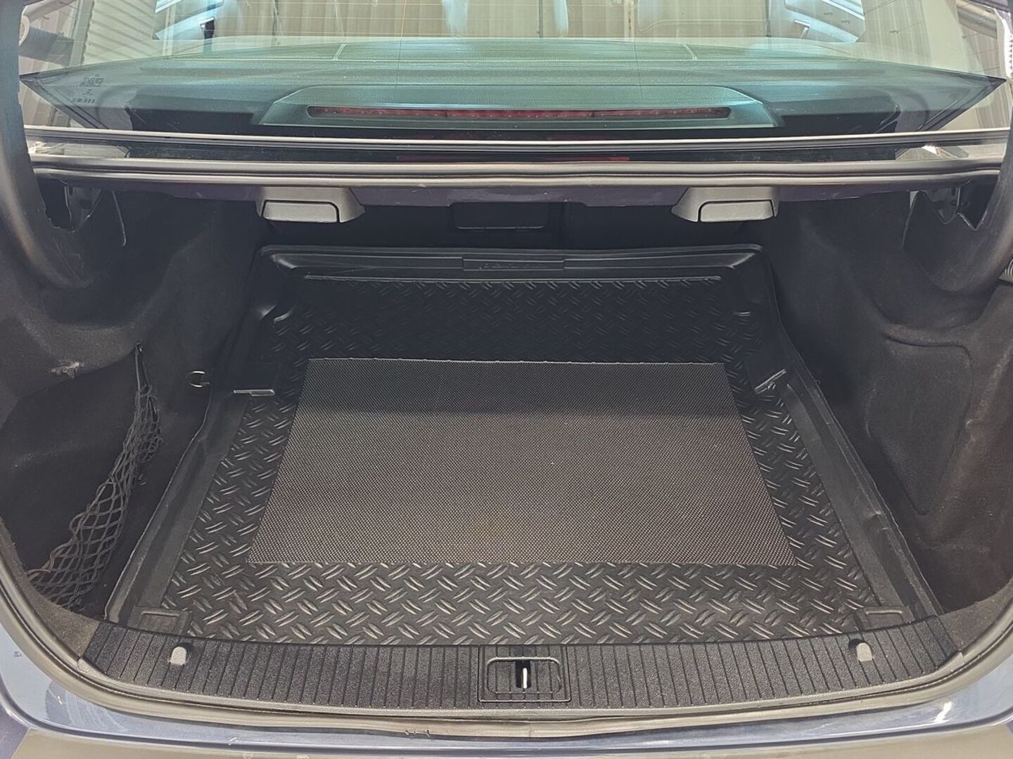 MERCEDES-BENZ E 2015