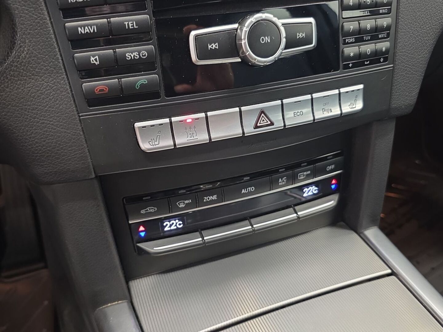 MERCEDES-BENZ E 2015