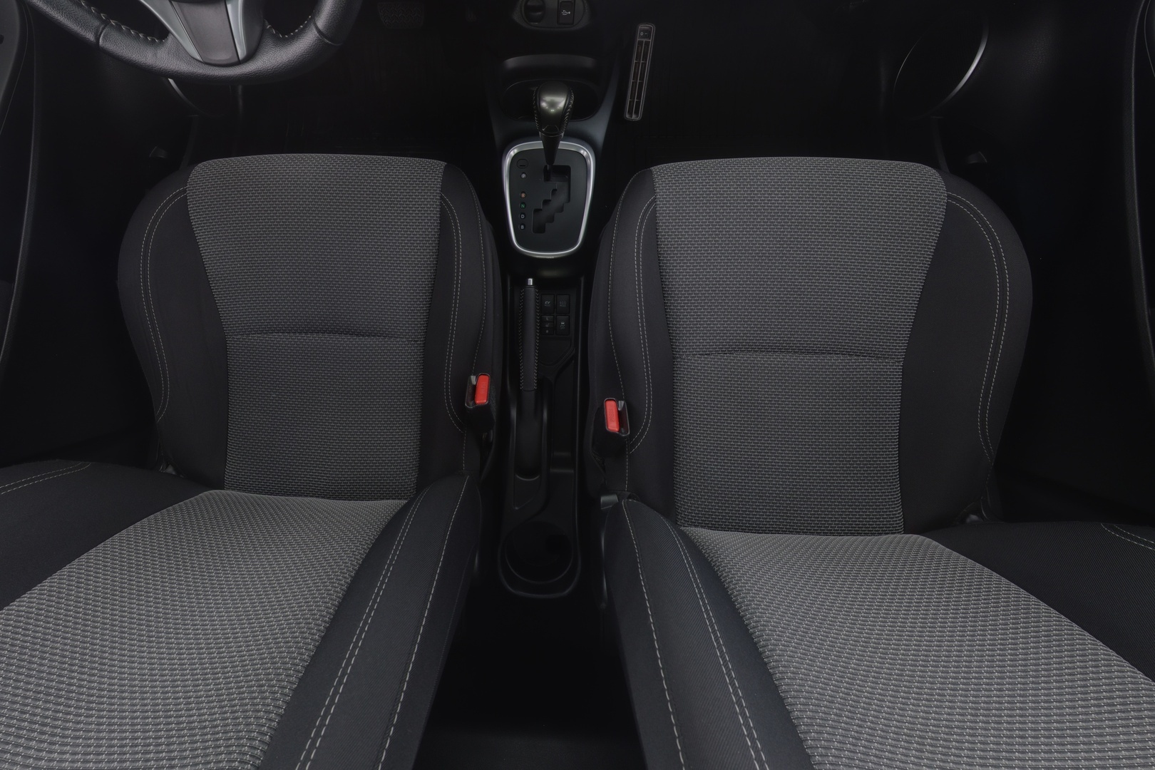 TOYOTA Yaris 2015