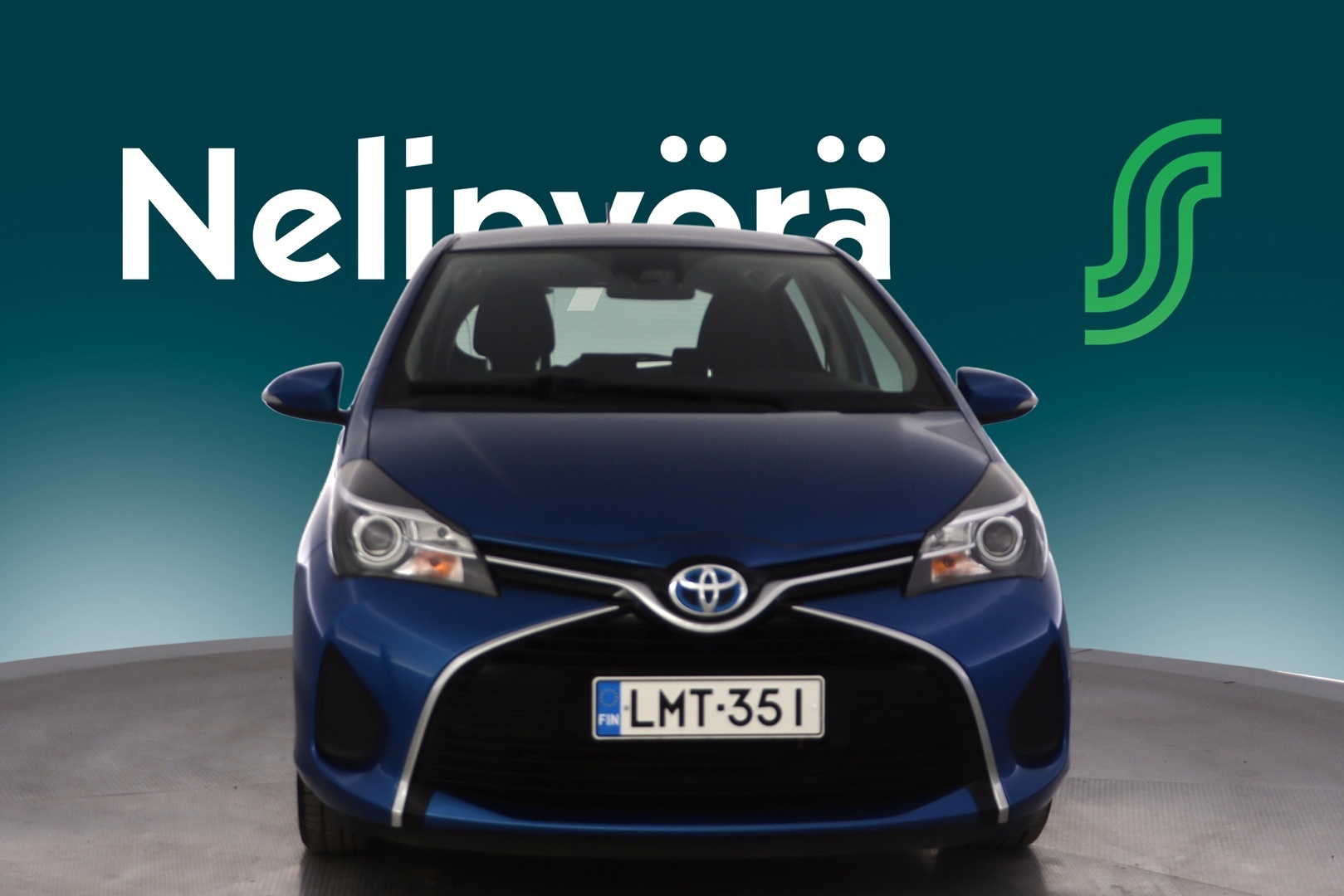 TOYOTA Yaris 2015