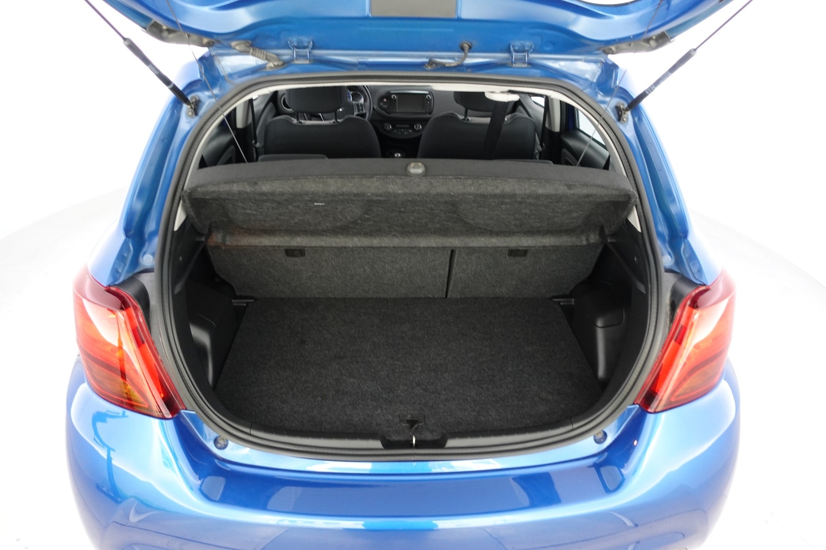 TOYOTA Yaris 2015