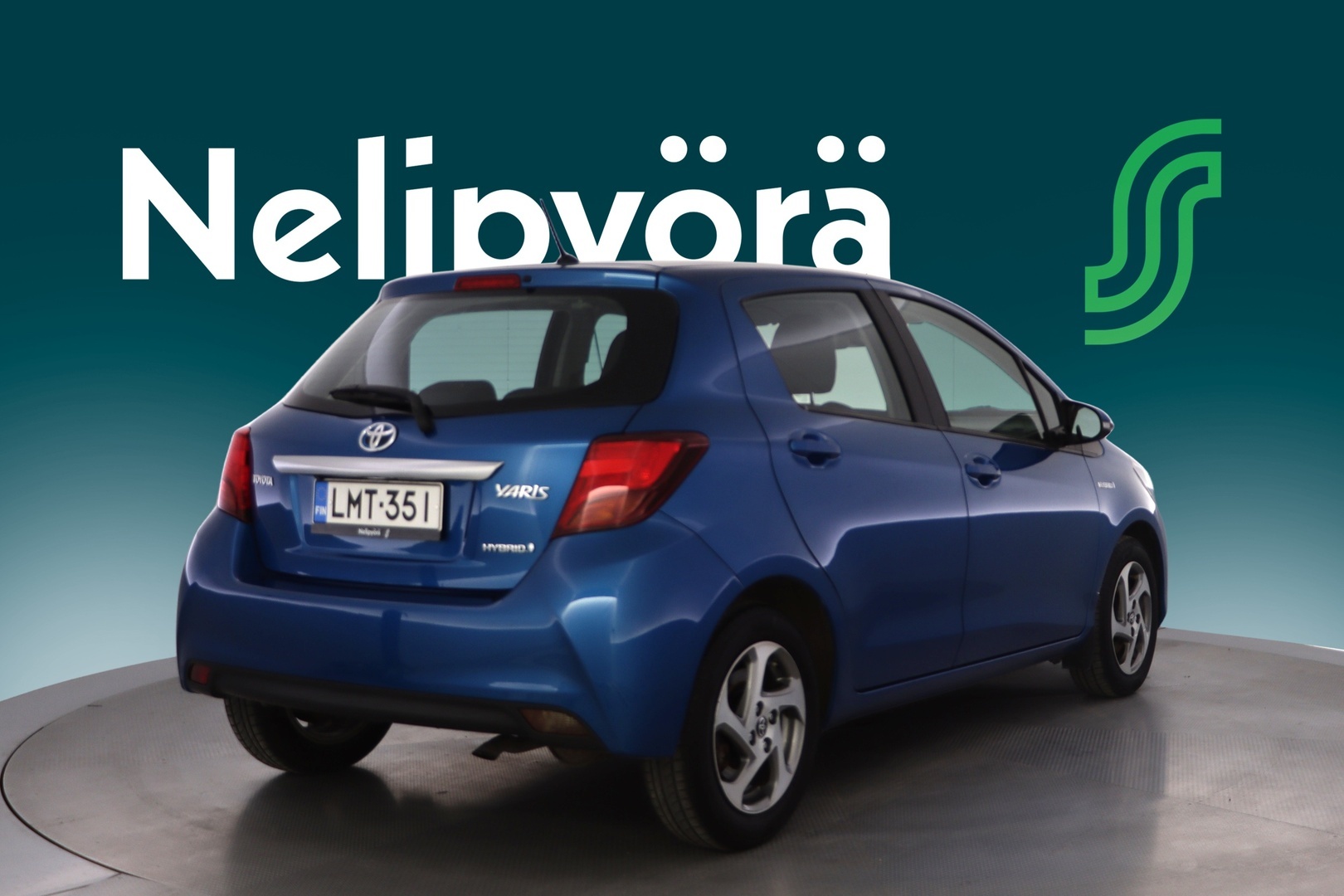 TOYOTA Yaris 2015