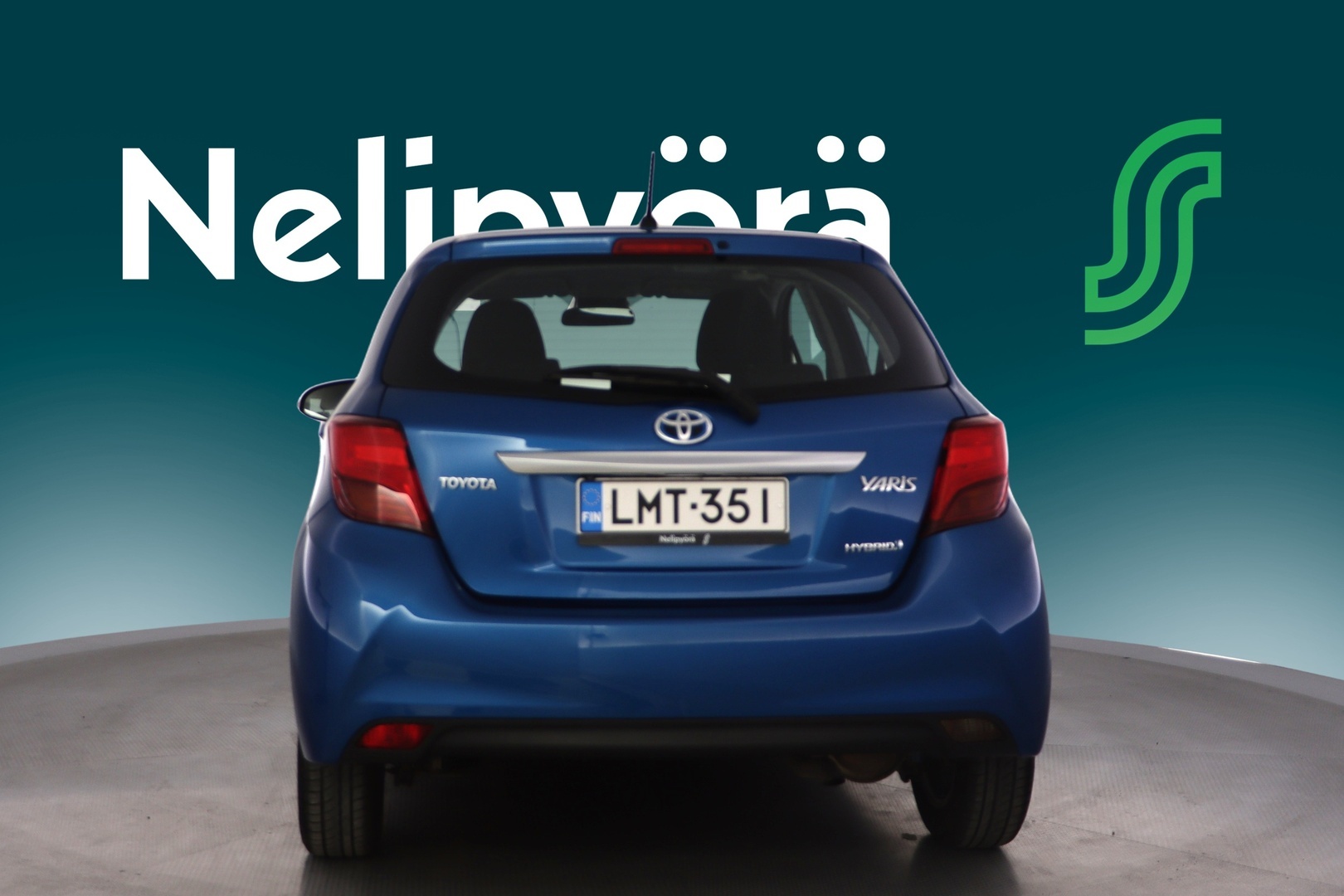 TOYOTA Yaris 2015