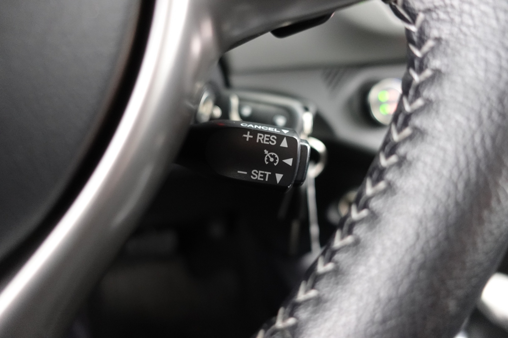 TOYOTA Yaris 2016