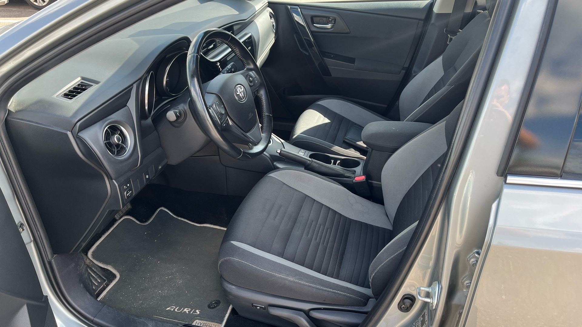 TOYOTA Auris 2017