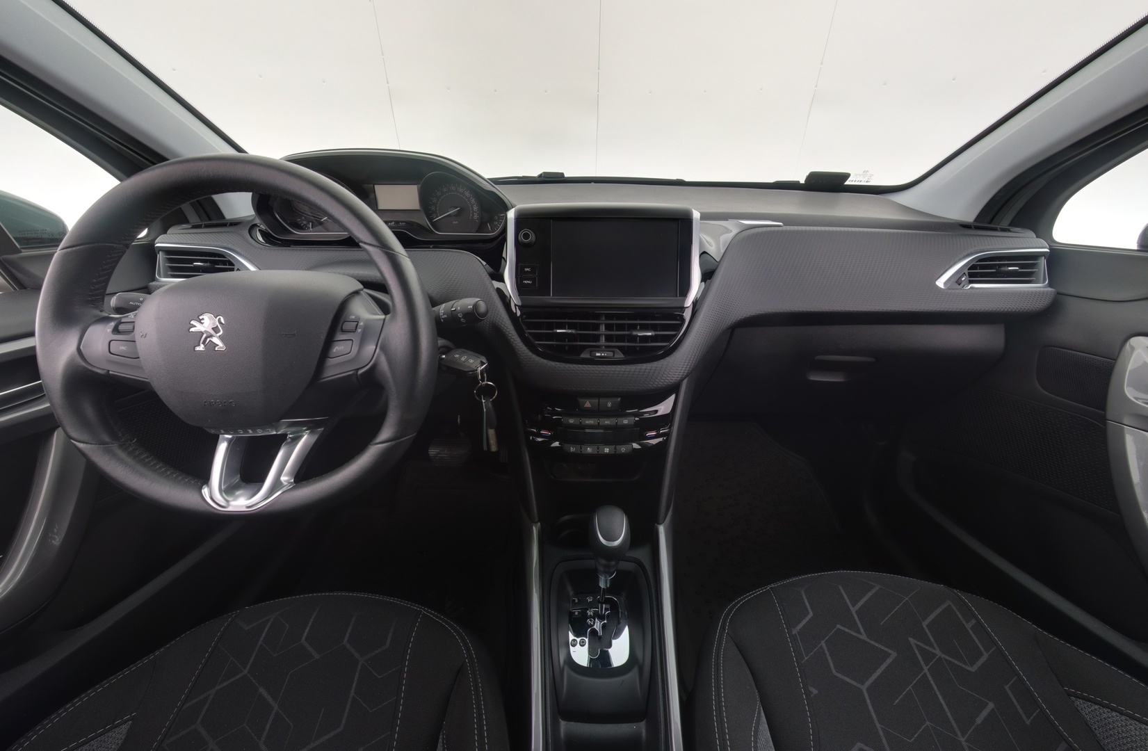 PEUGEOT 2008 2018