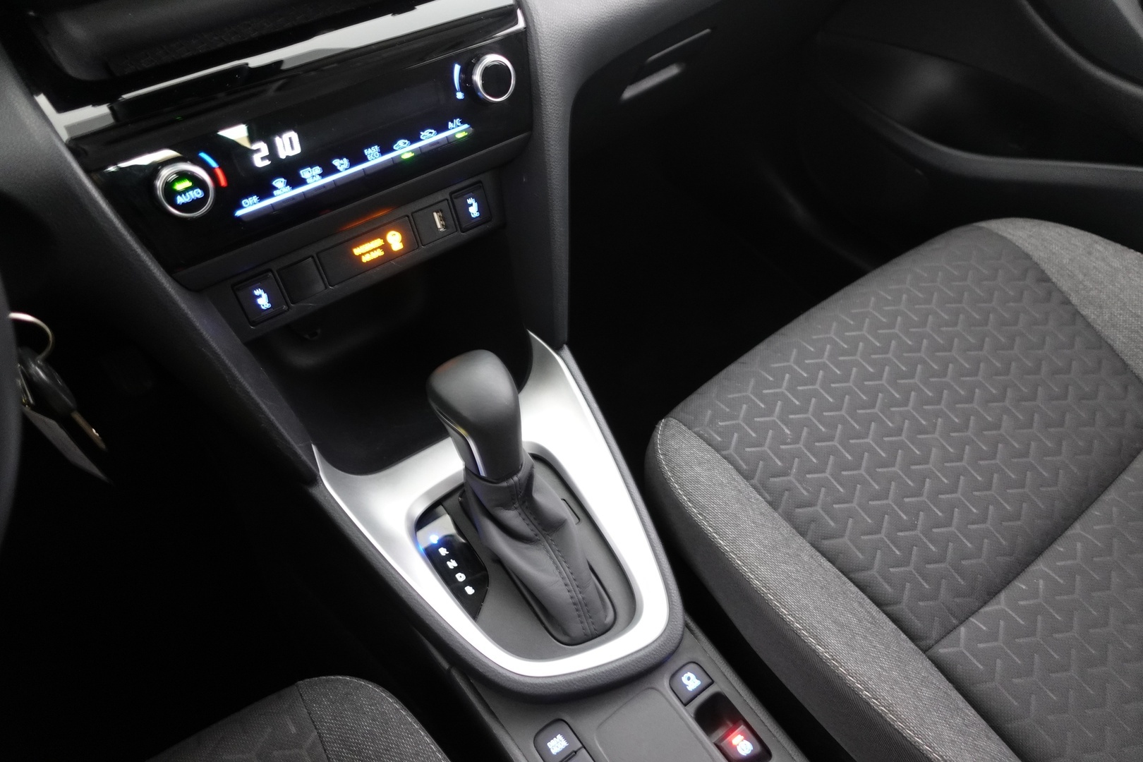 TOYOTA Yaris Cross 2023