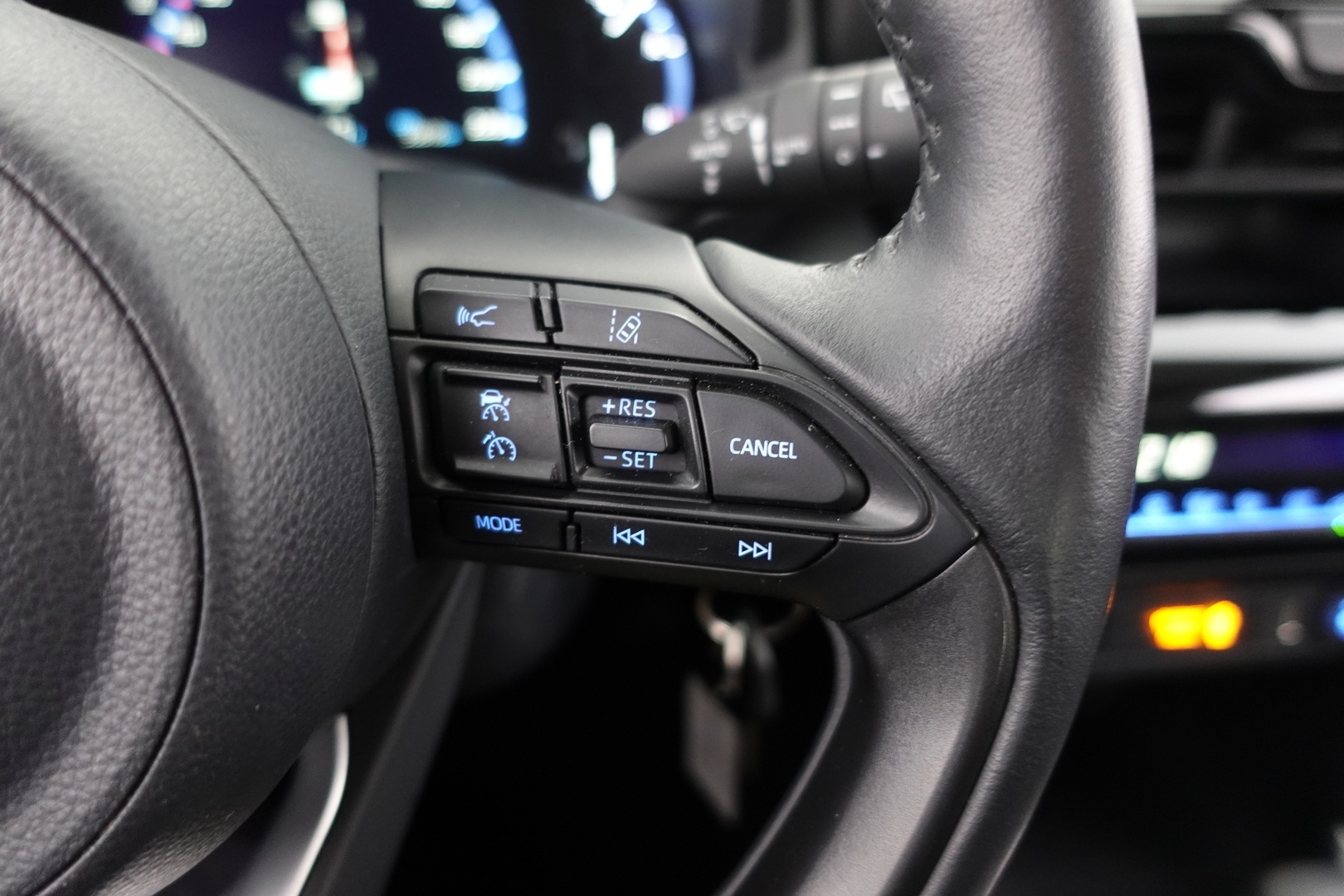 TOYOTA Yaris Cross 2023