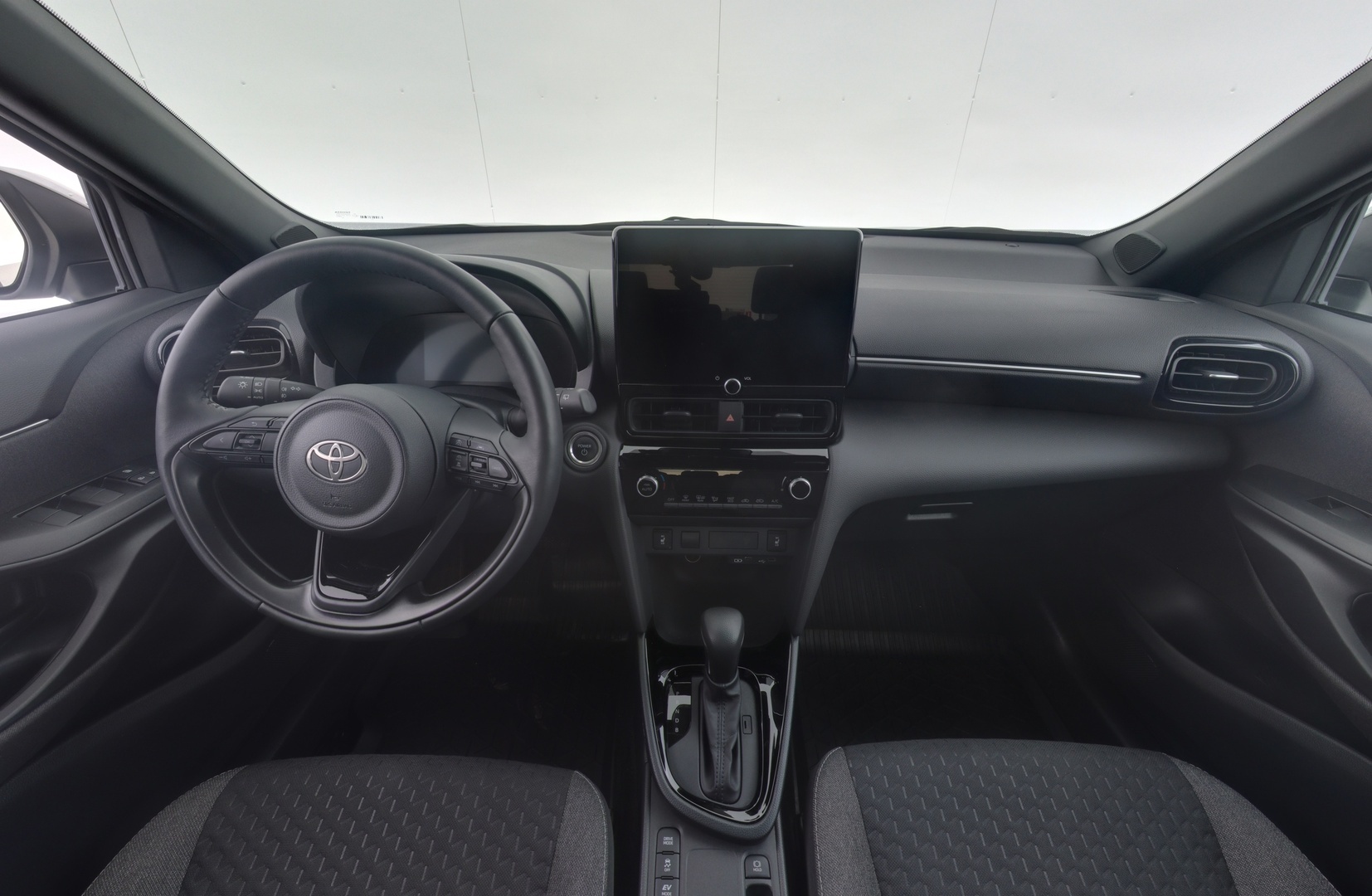 TOYOTA Yaris Cross 2025