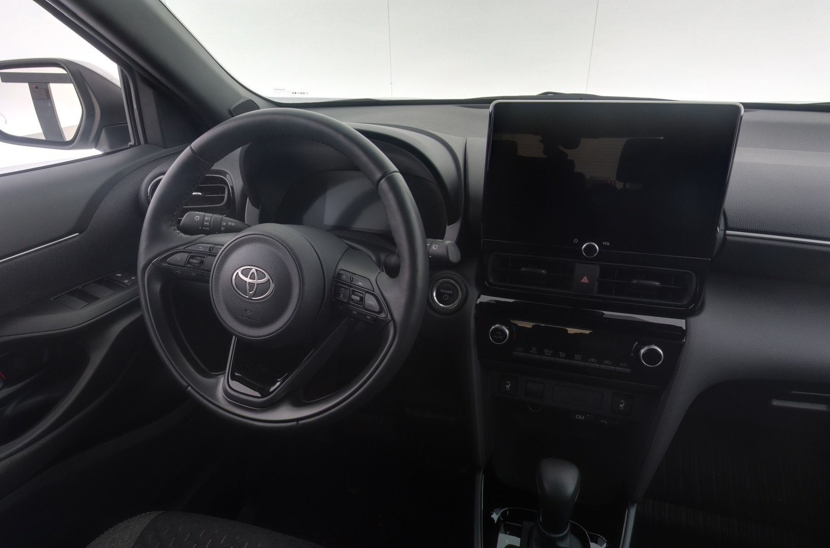 TOYOTA Yaris Cross 2025