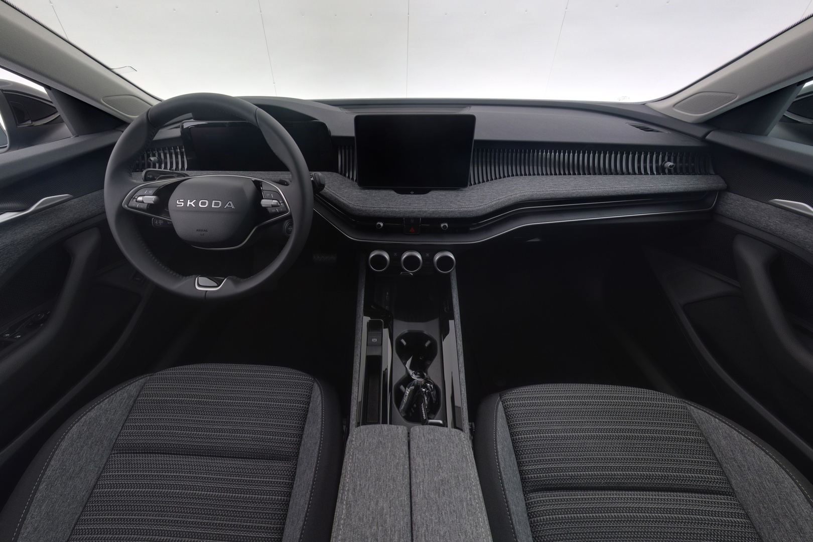 SKODA SUPERB 2026