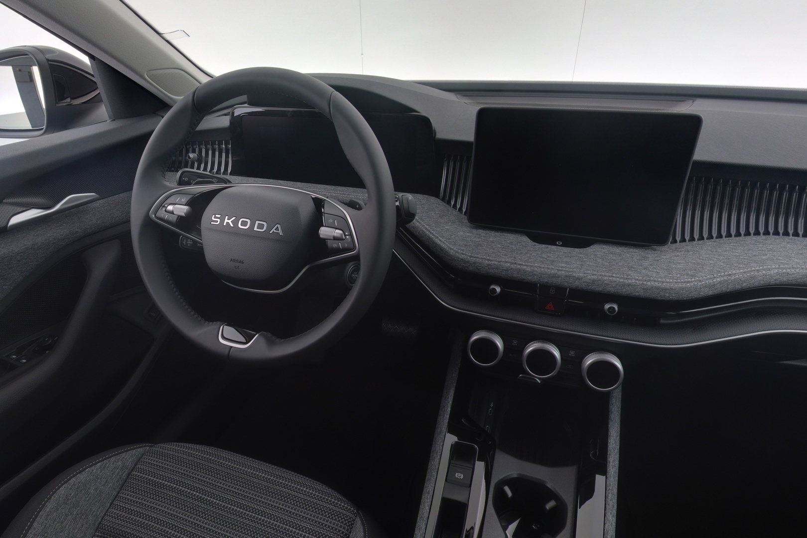 SKODA SUPERB 2026