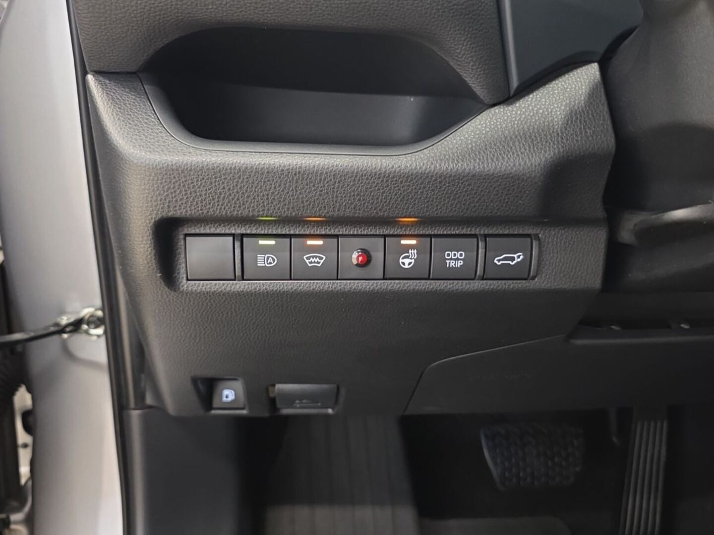 TOYOTA RAV 4 2024