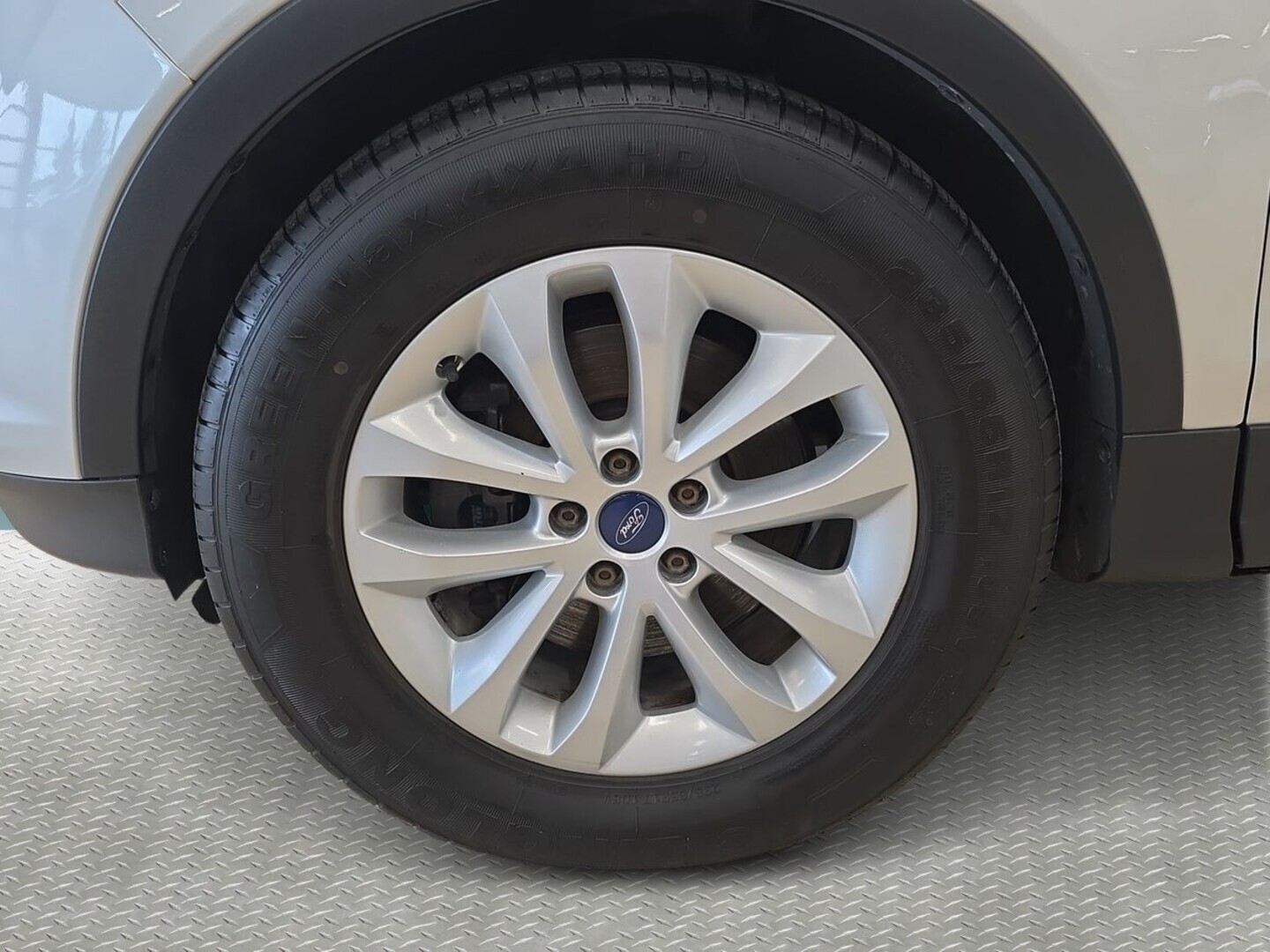 FORD Kuga 13