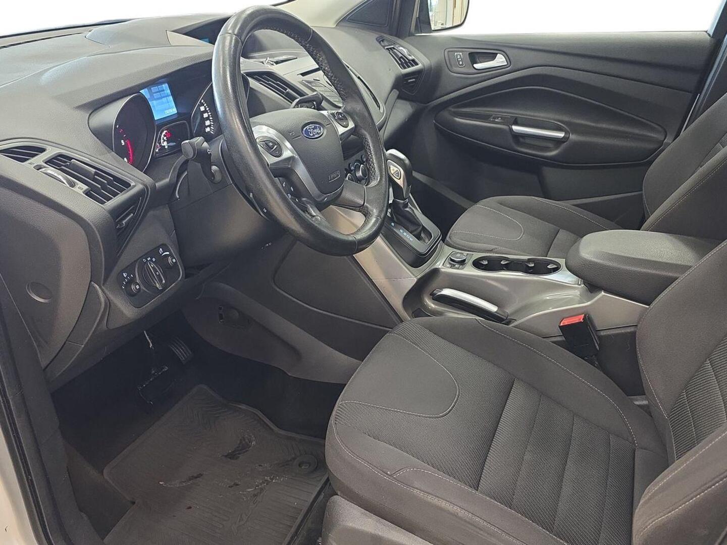 FORD Kuga 14
