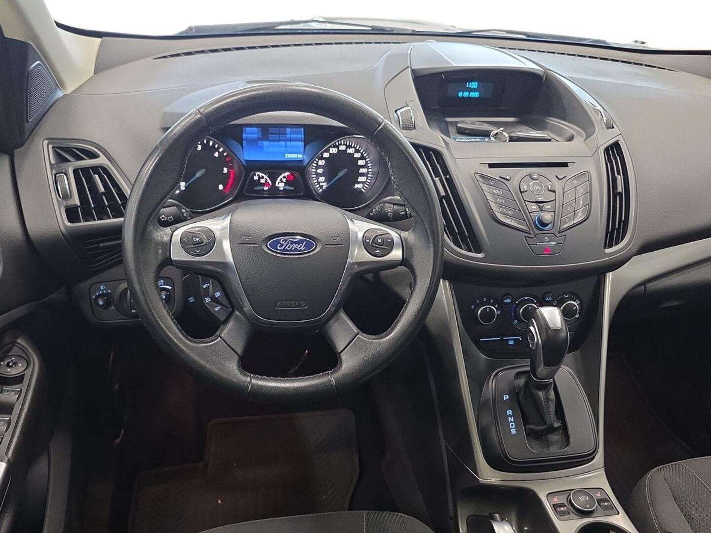 FORD Kuga 16
