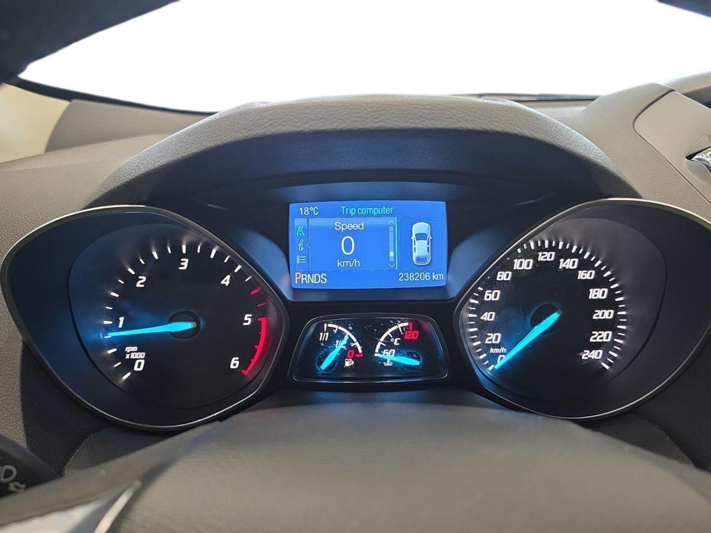 FORD Kuga 19