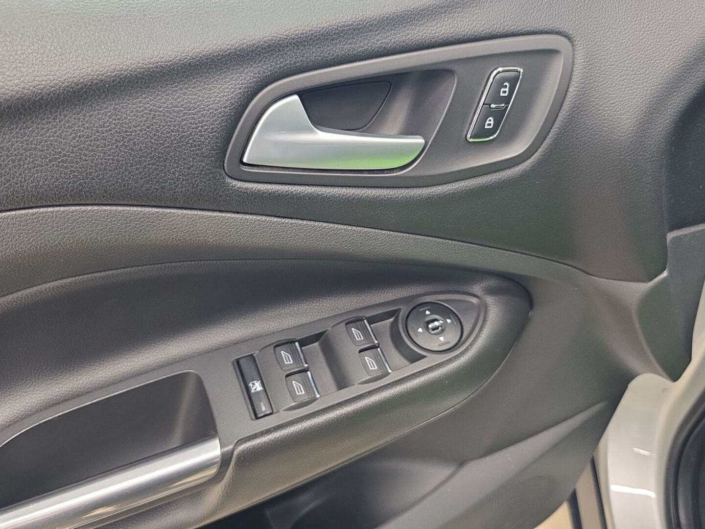 FORD Kuga 29
