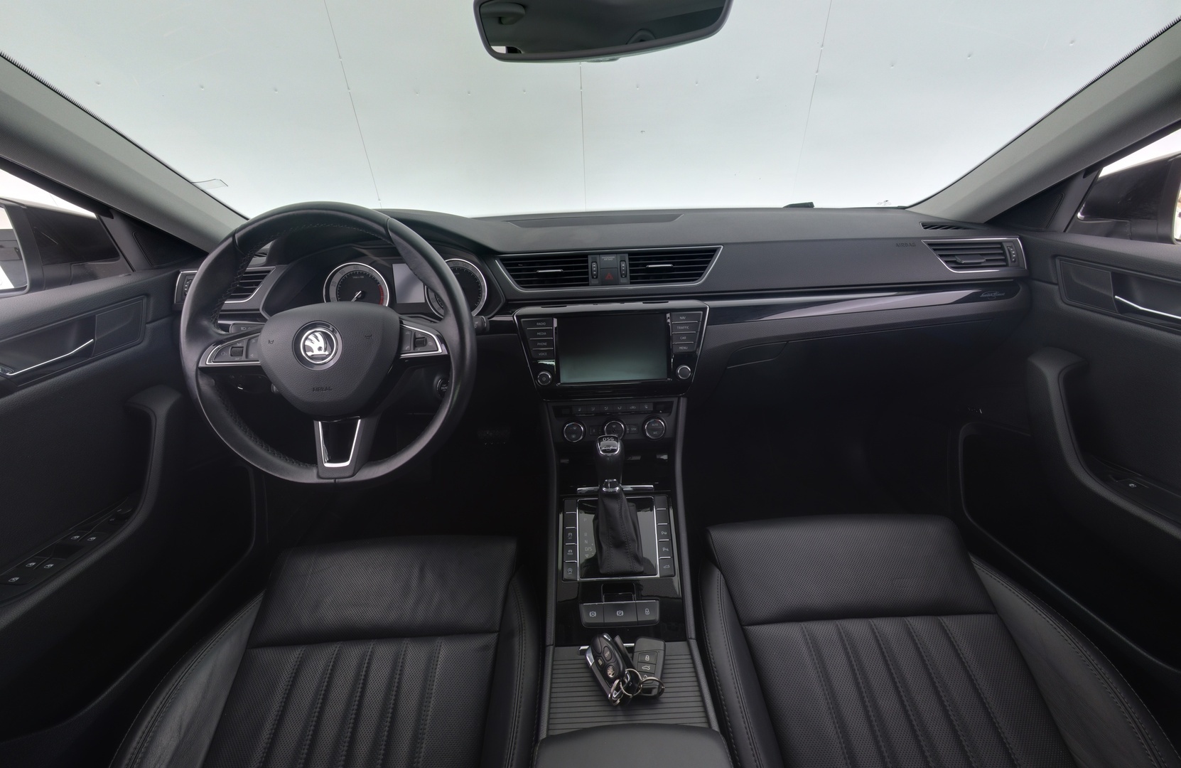 SKODA Superb 2016