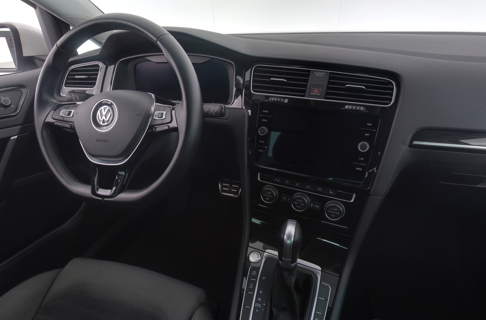 VOLKSWAGEN Golf 2018