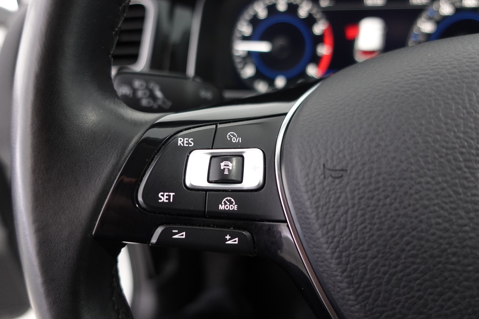 VOLKSWAGEN Golf 2018