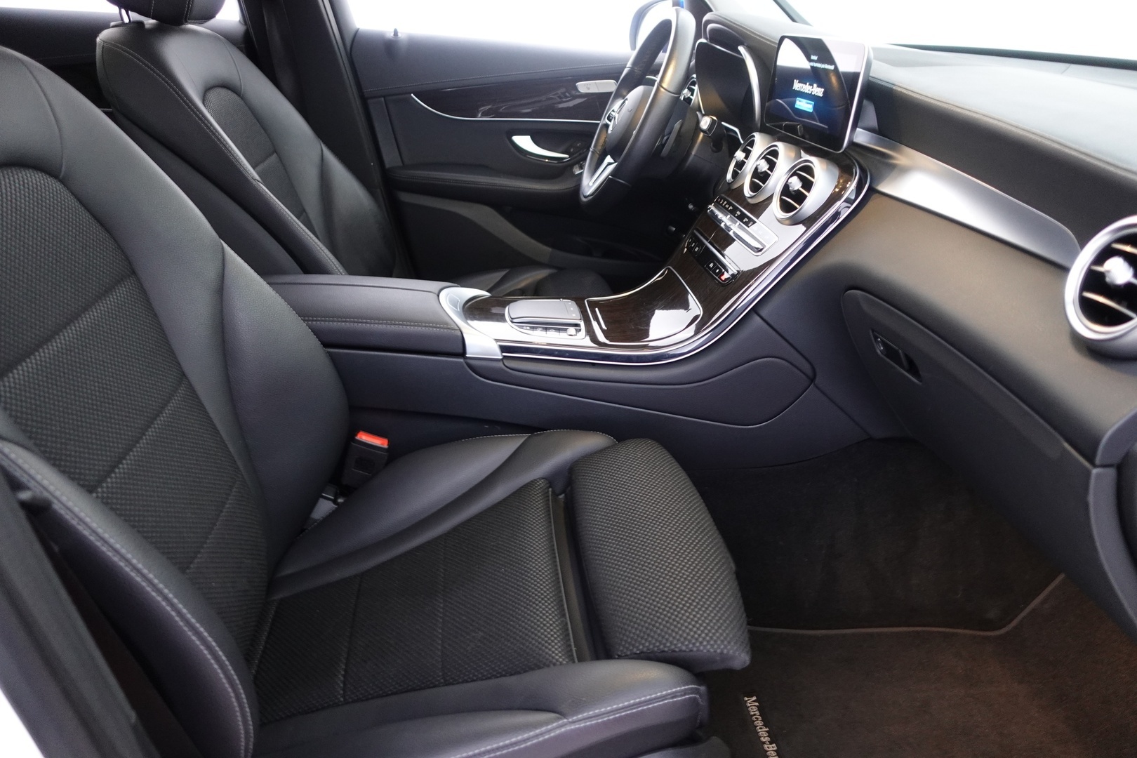 MERCEDES-BENZ GLC 2021