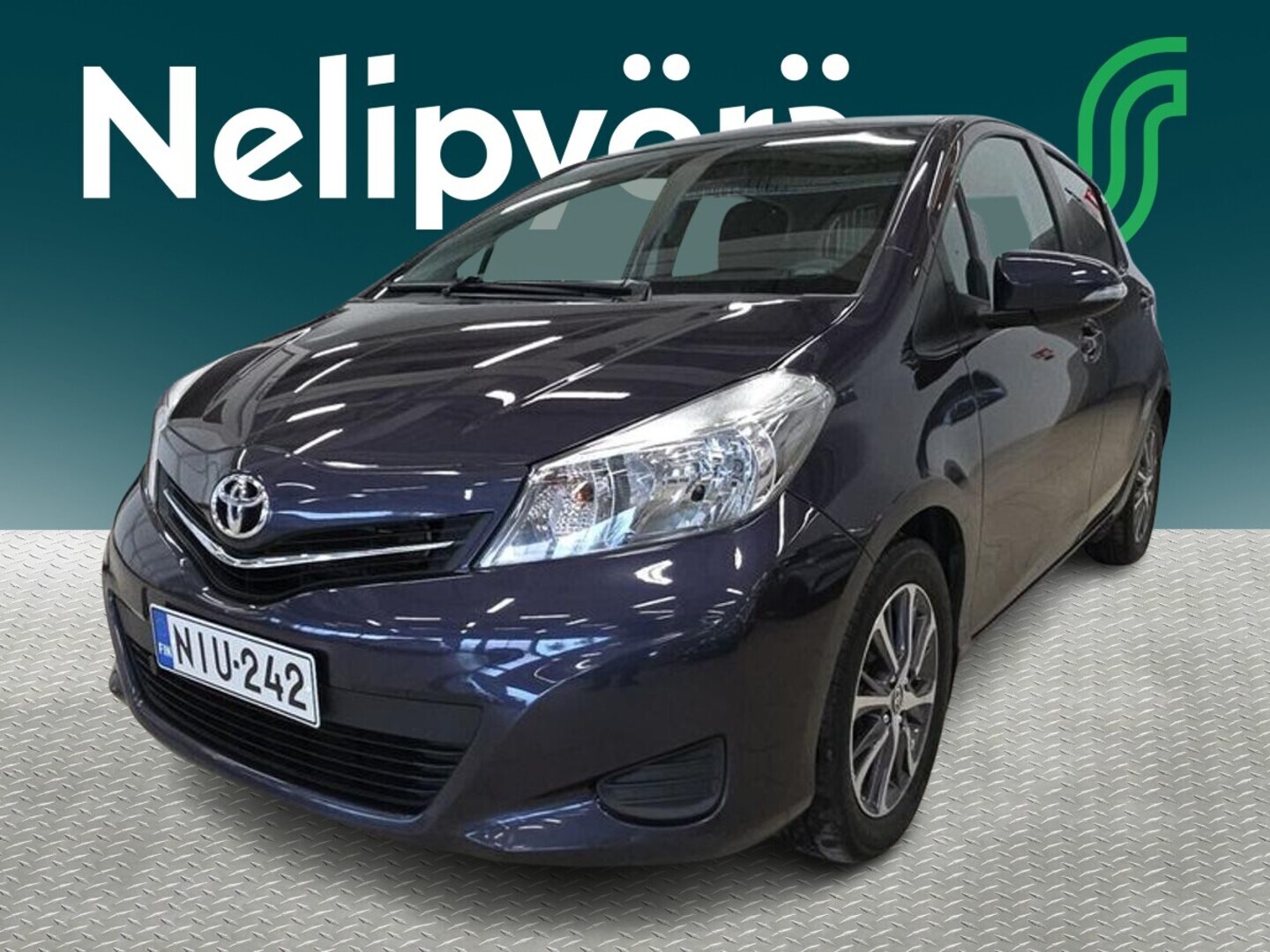 TOYOTA Yaris 2013