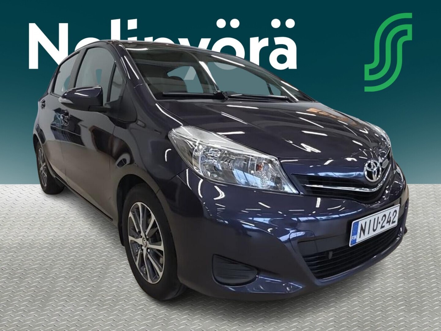 TOYOTA Yaris 2013