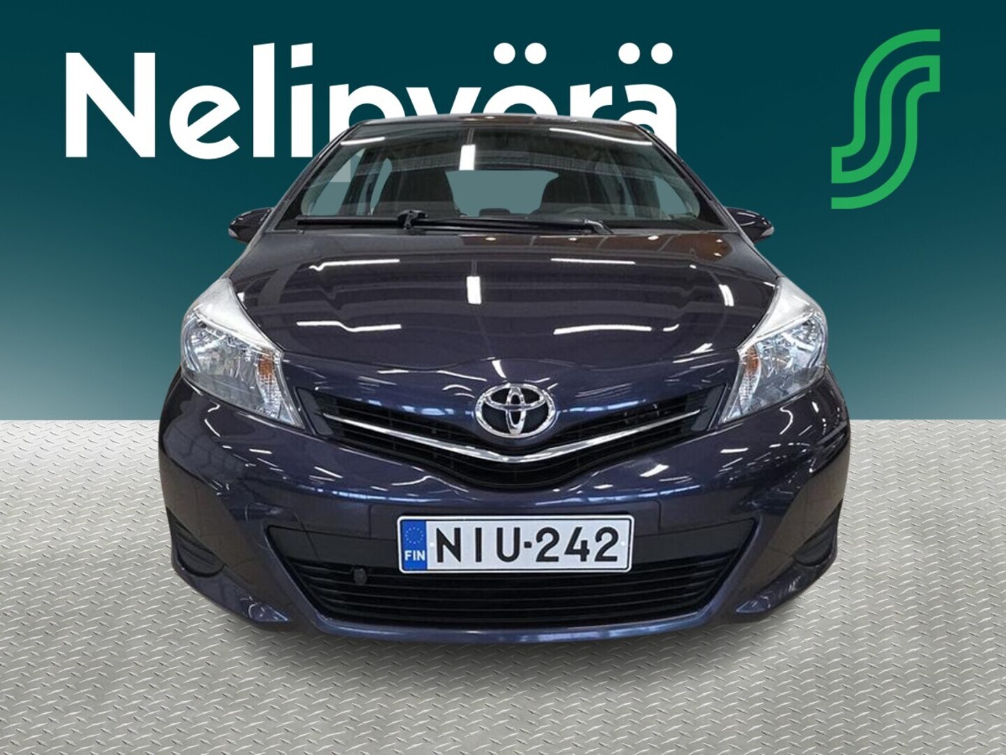 TOYOTA Yaris 2013